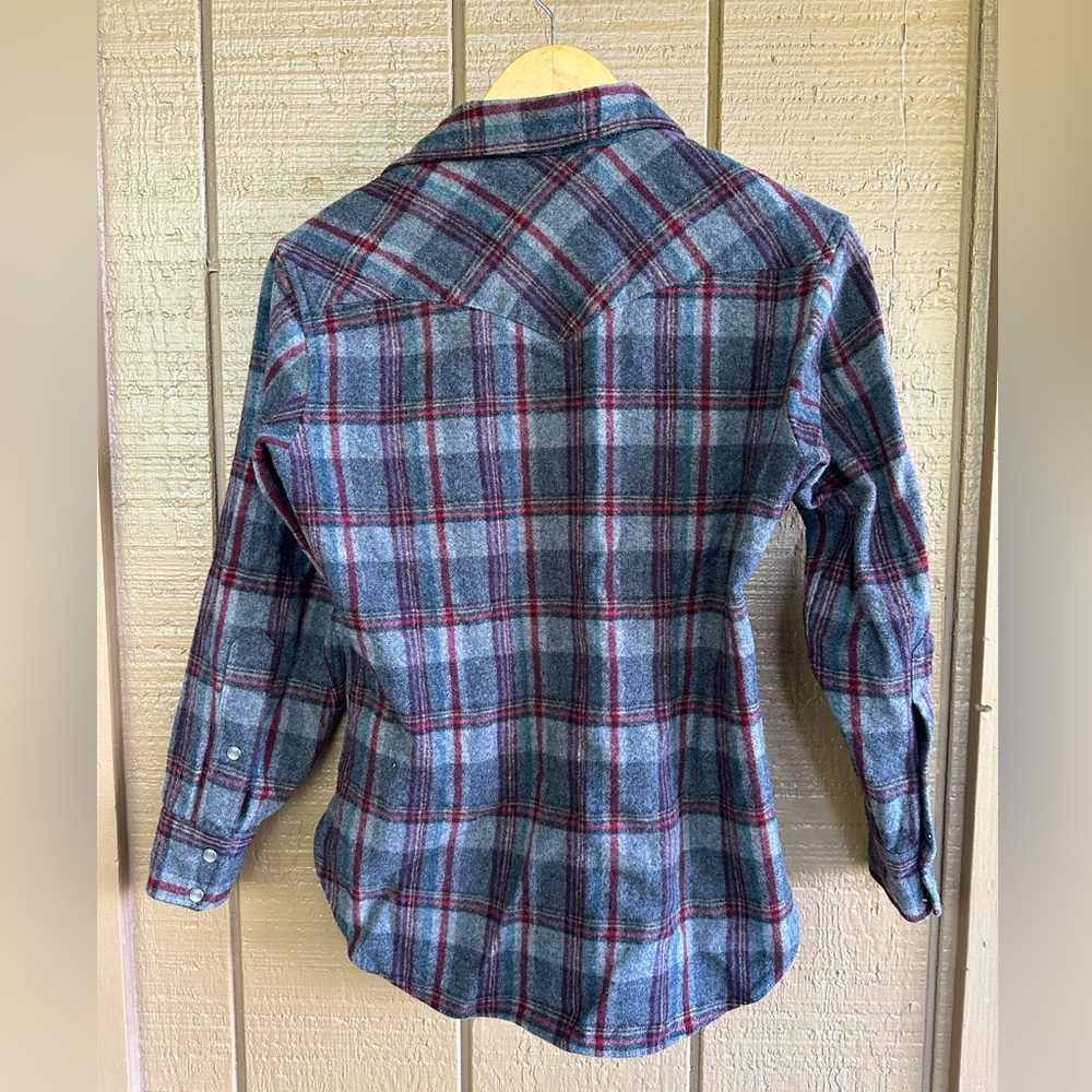Pendleton flannel - Picture 2 of 3